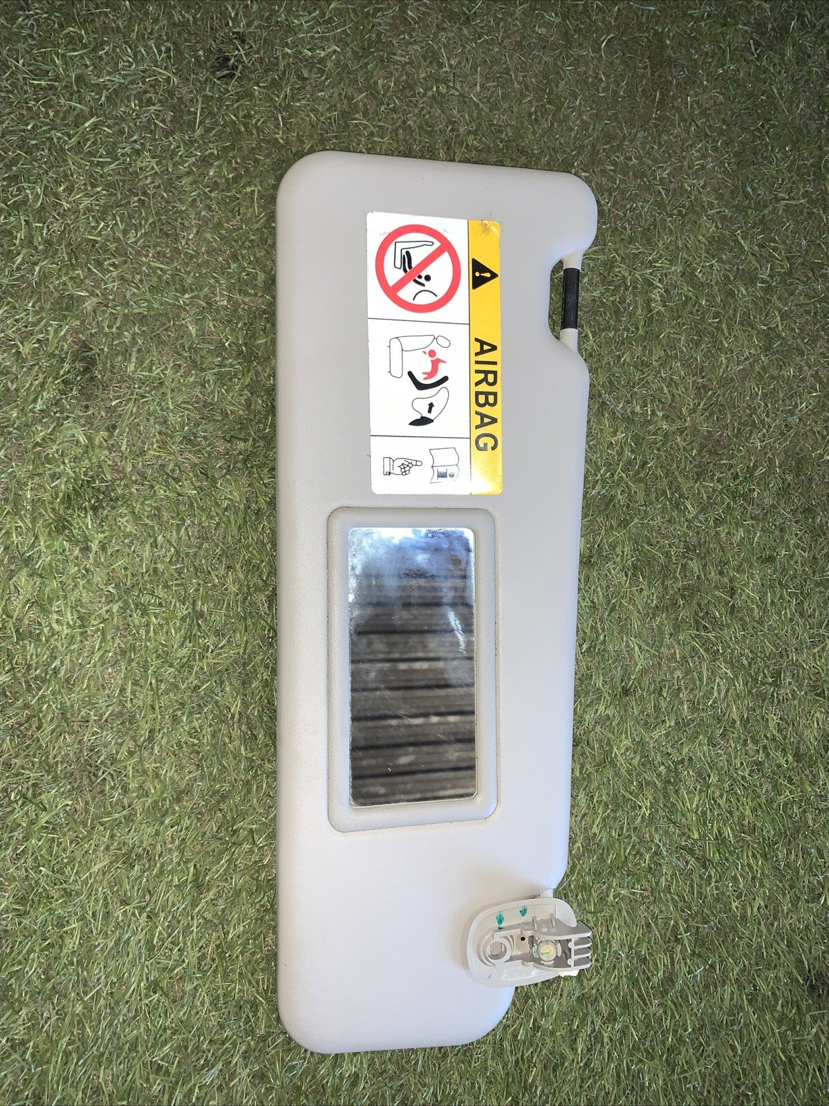 ALETTA PARASOLE LATO DESTRO DACIA SANDERO ANNO 2015 (964008495R)