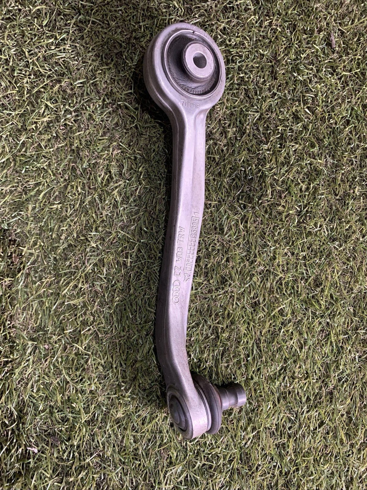 Braccio Oscillante Anteriore Superiore Destra Audi A4 2011 8K0510B