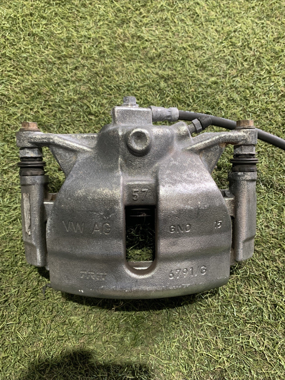 Pinza Freno Anteriore Sinistra Volkswagen T-Roc 2023 1.0 Benzina 8V0615123 (2)