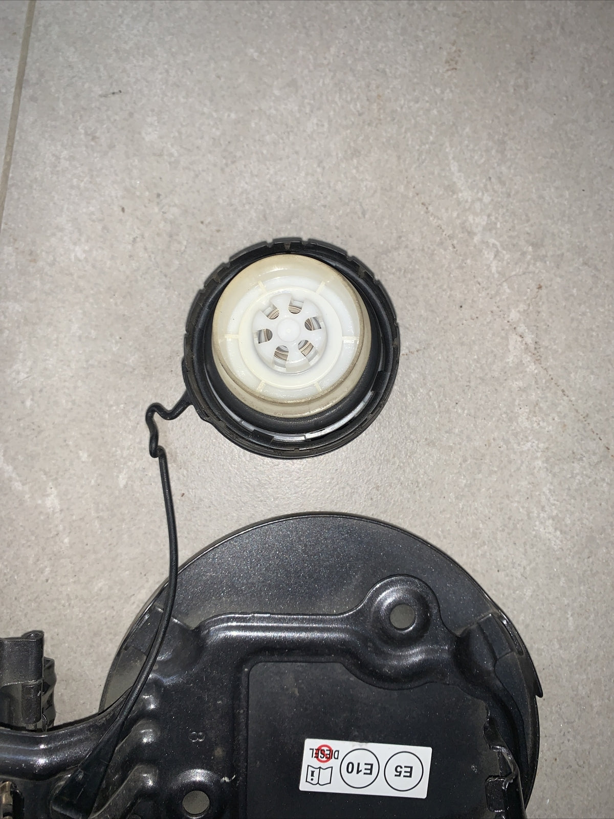 SPORTELLINO TAPPO SPORTELLO SERBATOIO TOYOTA YARIS 1.5 B HYBRID 2018