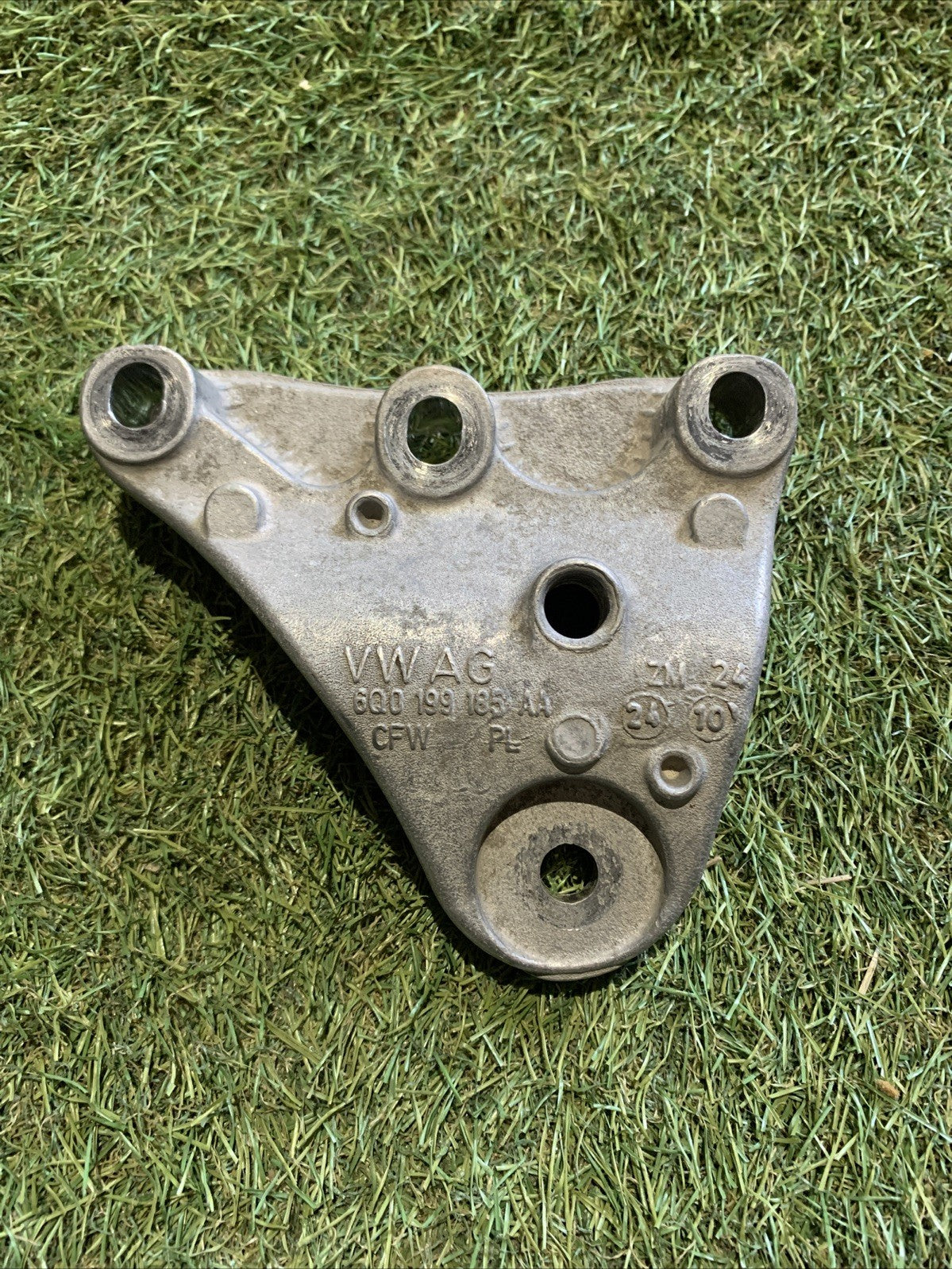 Supporto motore Audi A1 2010 1.6 Diesel 6Q0199185AA