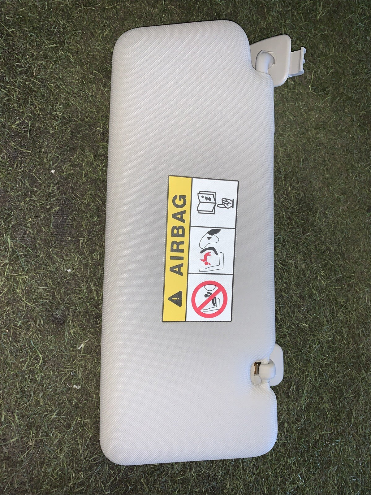 568142031 ALETTA PARASOLE DESTRA  RENAULT CAPTUR ’13 – ’18