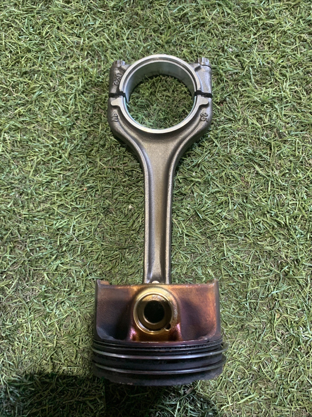 Pistone Motore Volkswagen Polo 2024 1.0 benzina DKL 04C107065AT (3)