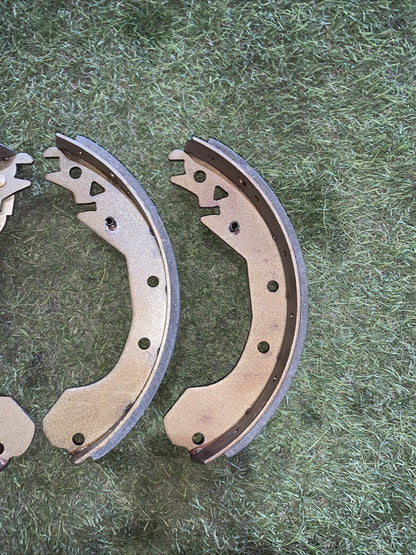 Kit ganasce freno Posteriore per OPEL VECTRA A REKORD E KADETT D MANTA