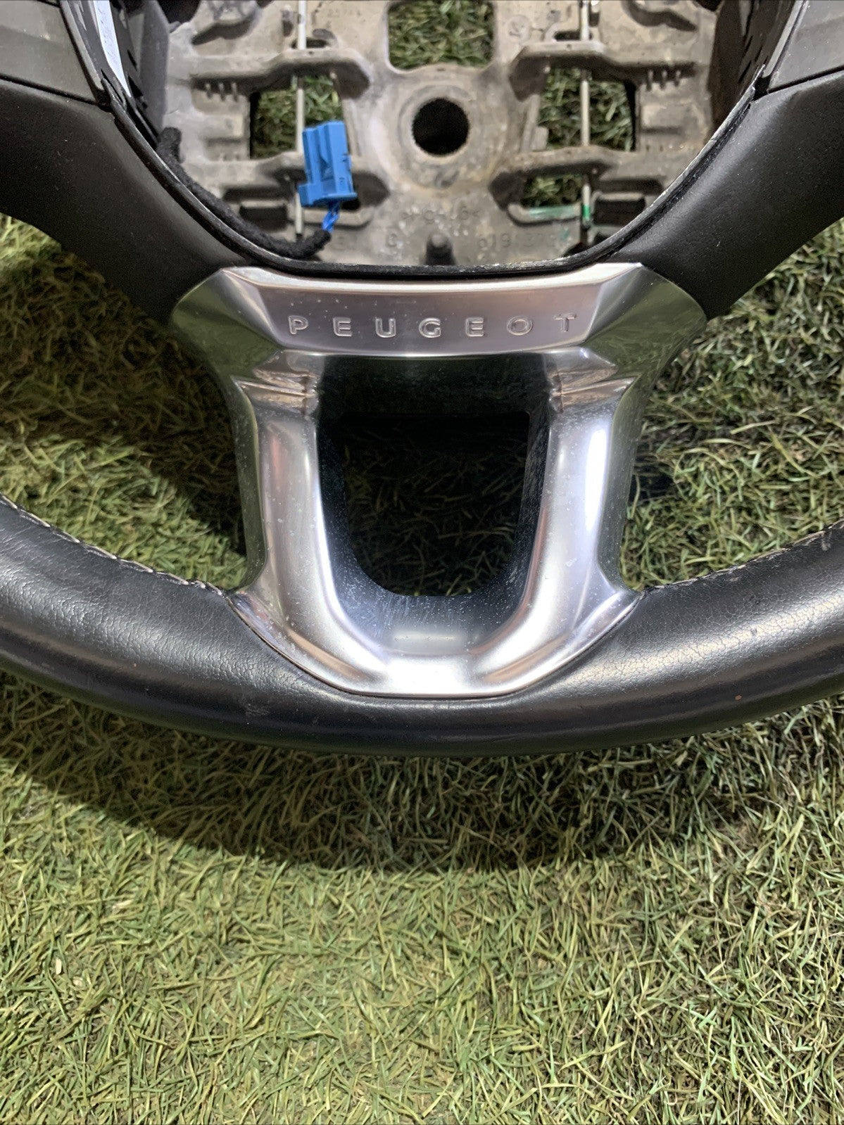VOLANTE IN PELLE MULTIFUNZIONE PEUGEOT 2008 2016 98084115ZD
