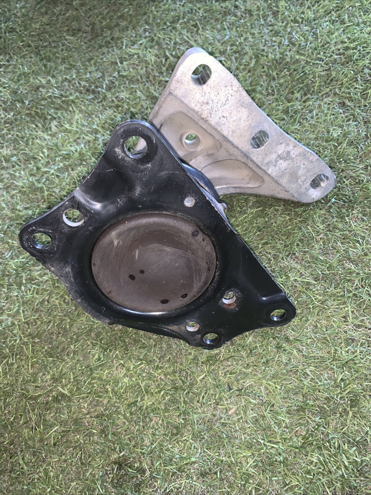 Supporto motore - Volkswagen Polo 2011 1.6 TDI 6Q0199185AA