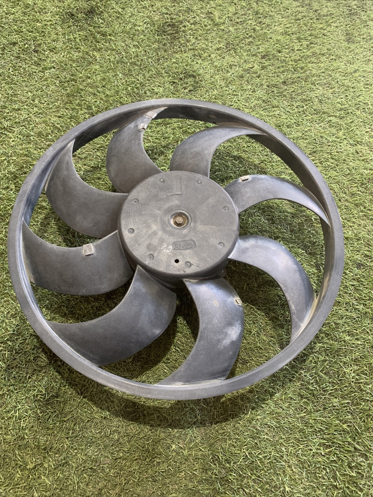 Ventola radiatore fiat Grande Punto 2005 1.3 55702236