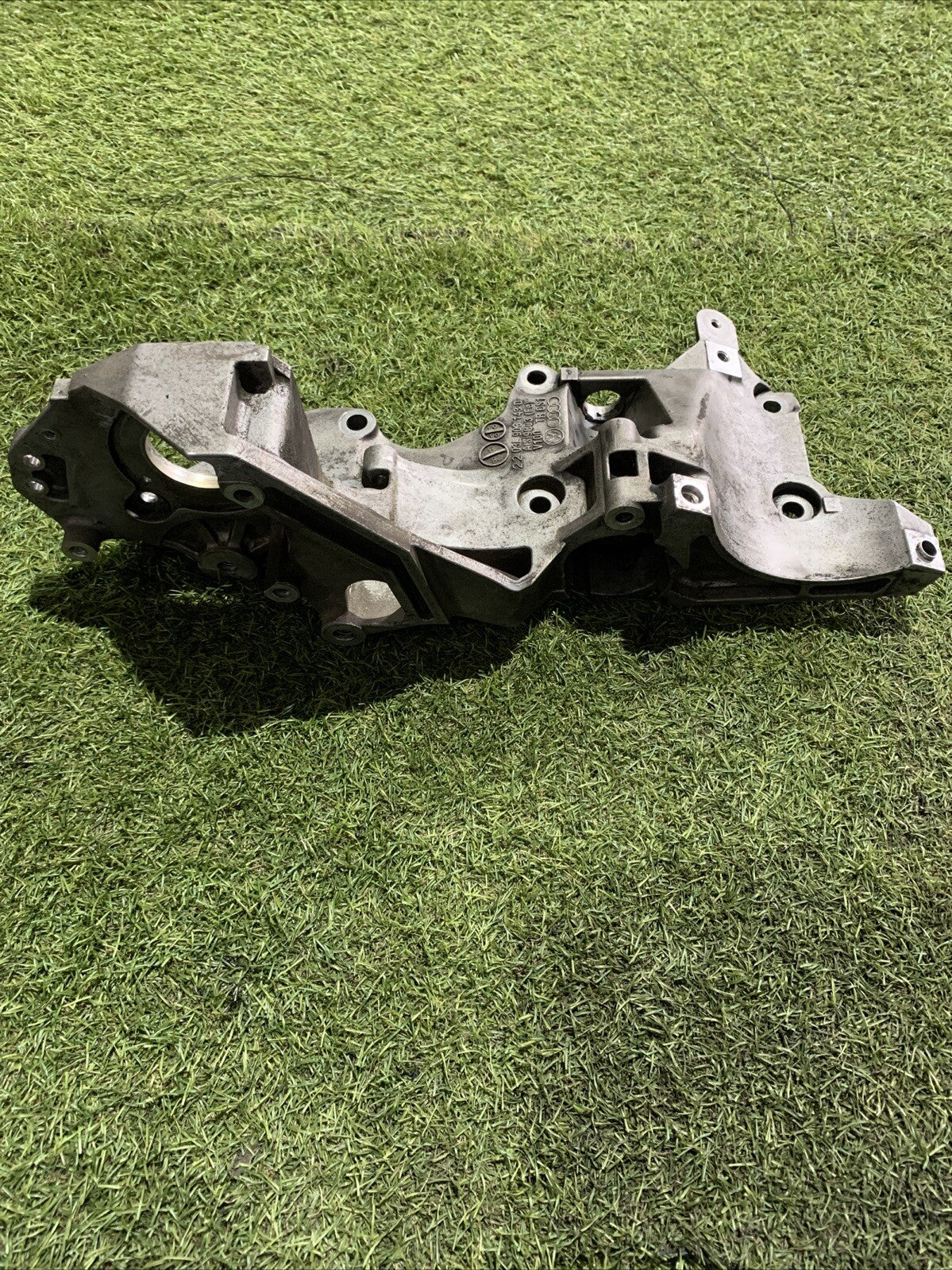 Supporto Alternatore Audi A3 8P 2.0 Diesel 170CV 03L903143D