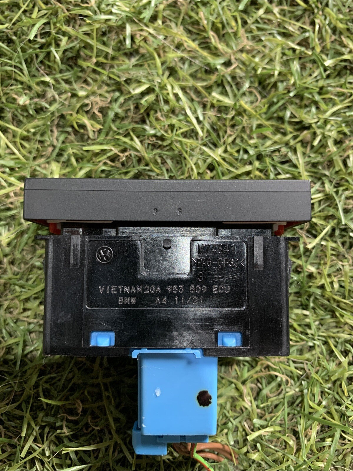 2GA953509 interruttore quattro frecce per VOLKSWAGEN T-ROC 2019