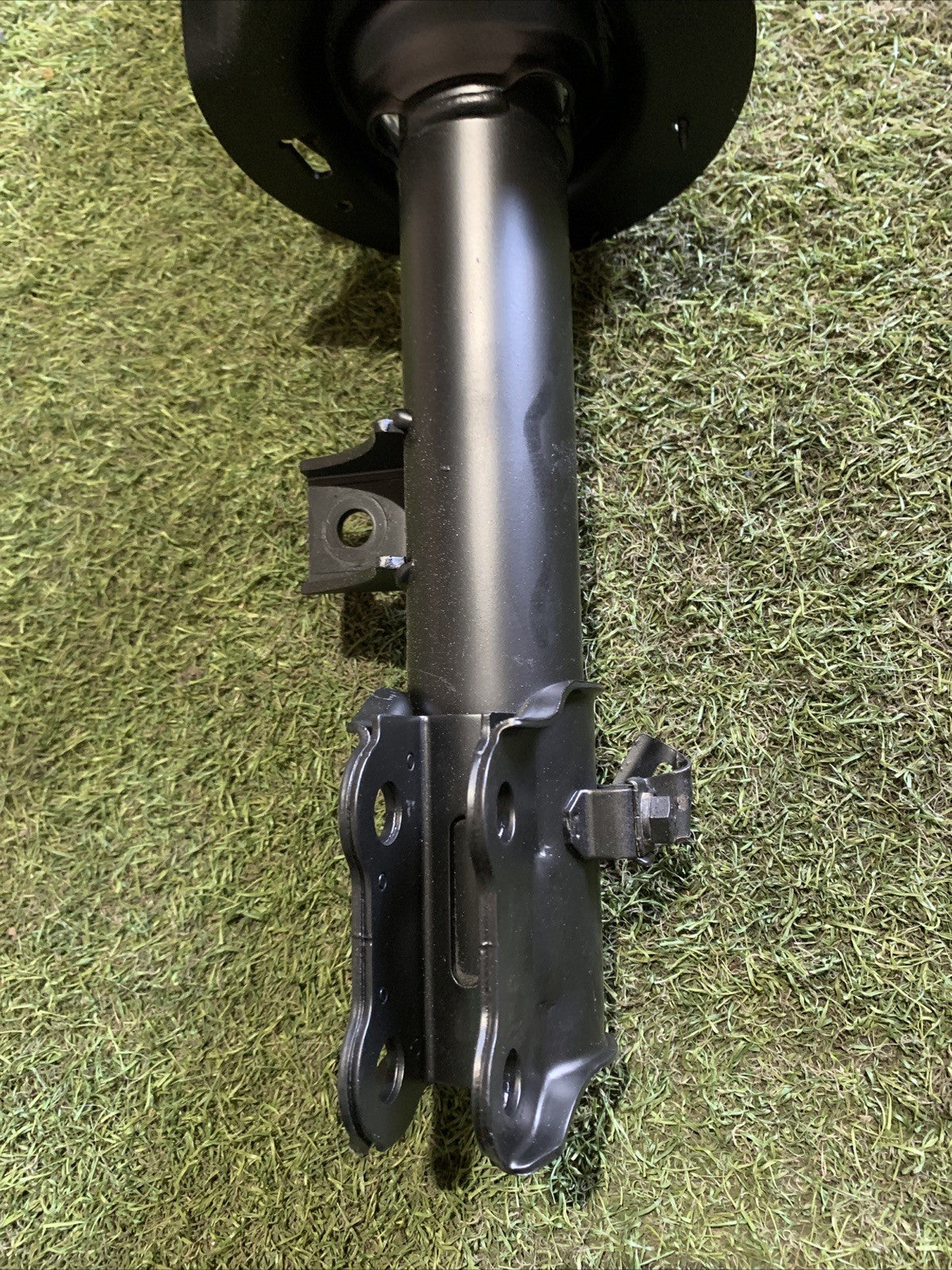 ammortizzatore anteriore sinistro hyundai ix35 2013 1.7D 54651 2Y360
