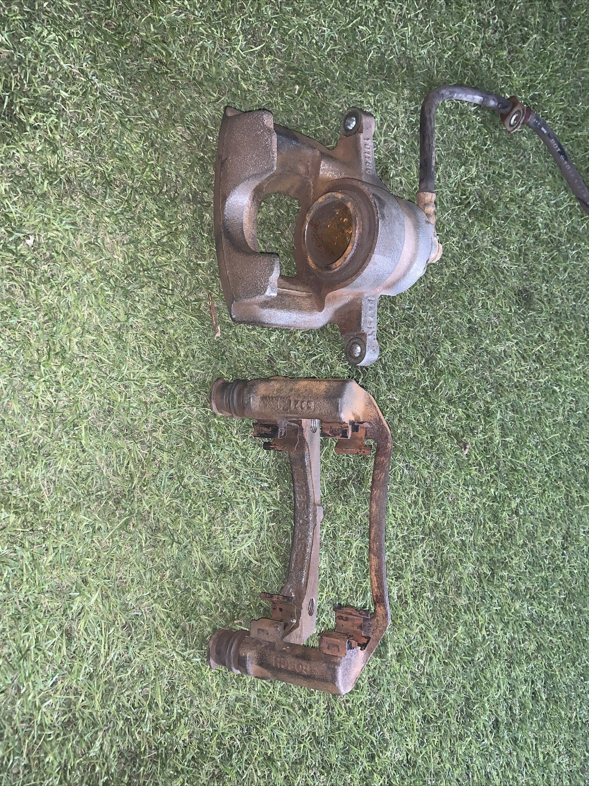 Pinza E Porta Pinza Freno Anteriore Sinistro Peugeot 107 1.0 Benzina Y01786