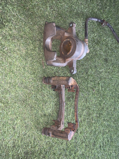 Pinza E Porta Pinza Freno Anteriore Sinistro Peugeot 107 1.0 Benzina Y01786