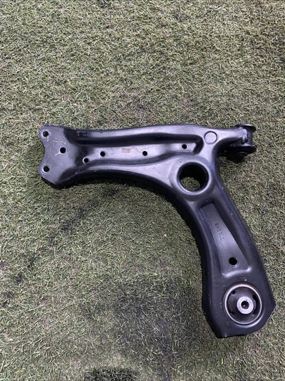 Braccio Oscillante Anteriore Sinistro Audi A1 2015 6R0407151F Non Originale