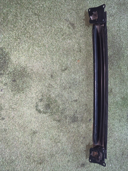 5K0807585A TRAVERSA PARAURTI POSTERIORE VOLKSWAGEN GOLF 6 2.0 3 PORTE