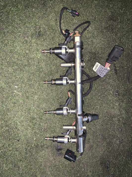 Flauto Completi Di Iniettori Volkswagen Golf 7 2.0 GTI Benzina 06K133317G