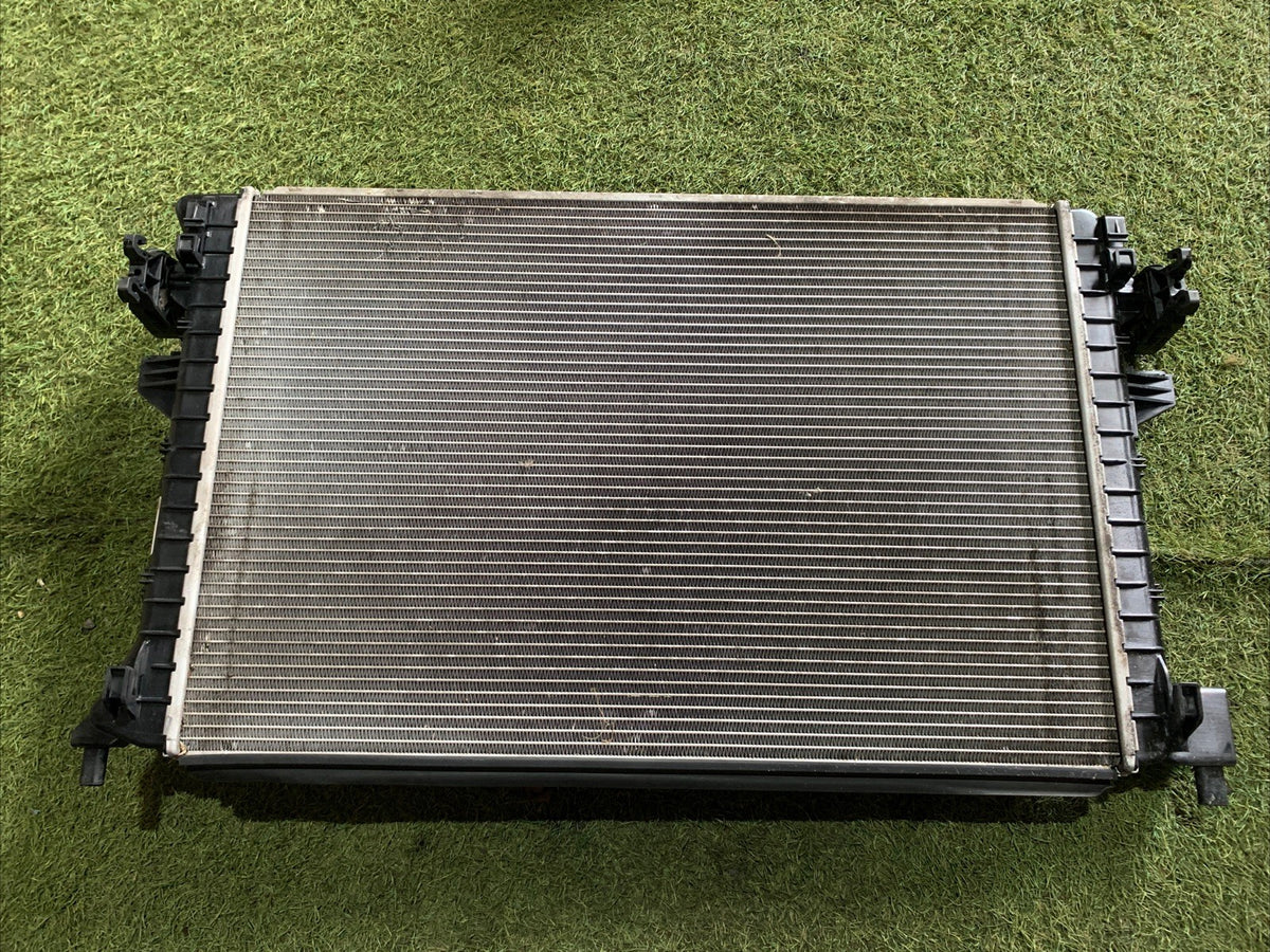 Radiatore Acqua Supplementare Volkswagen T-Roc 2023 2.0 Diesel 5Q0121251HS