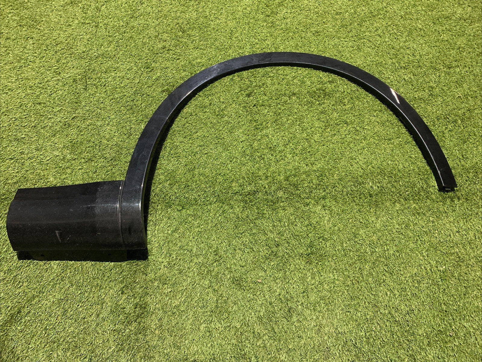 Modanatura Parafango Archetto Anteriore Destro Maserati Levante 670035625