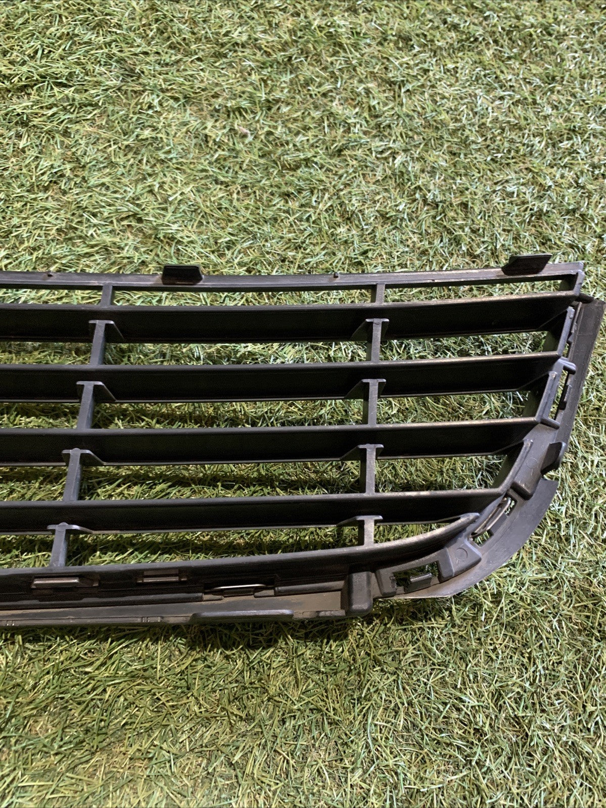 GRIGLIA PARAURTI PER VOLKSWAGEN Golf 6 Berlina 5K0853677