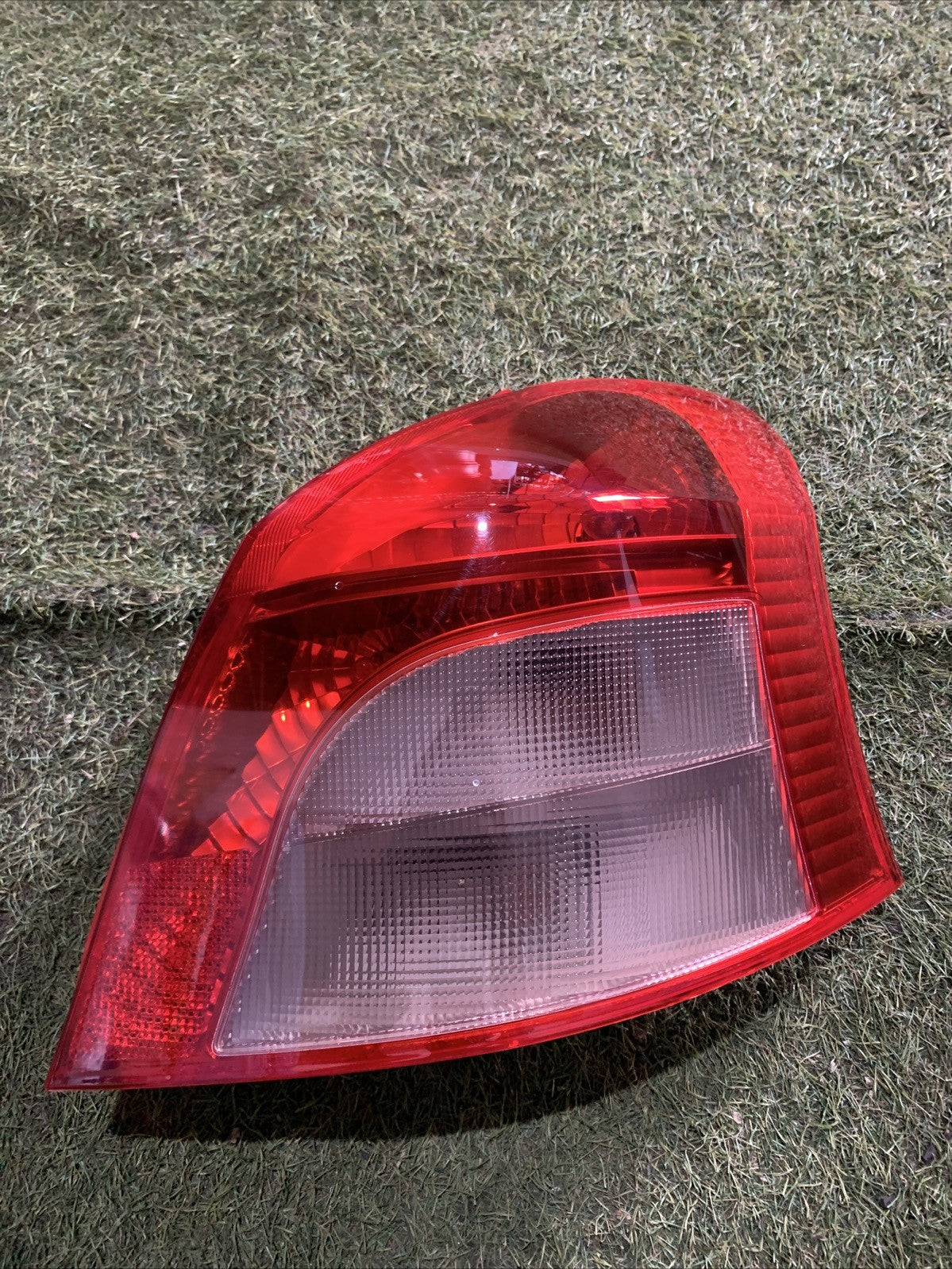 STOP FANALE POSTERIORE DESTRO TOYOTA Yaris Serie 2008 815510D110