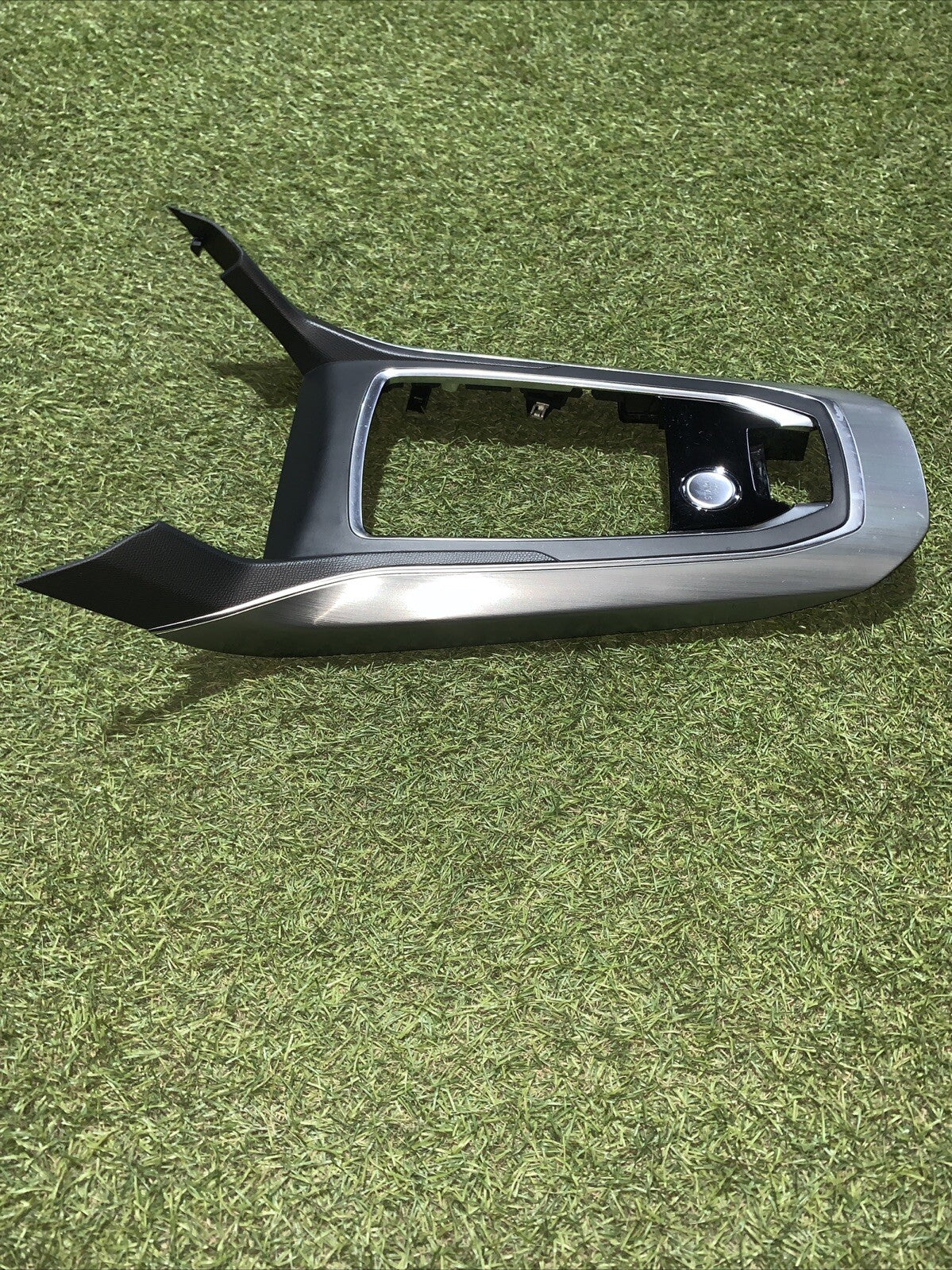 Cornice Tunnel Centrale Peugeot 308 II 2016 98088087XU 1301008XZD