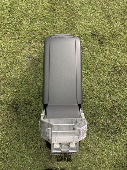 BRACCIOLO CENTRALE PER AUDI A1 Serie (8X1) 8X0864207 (10>14)