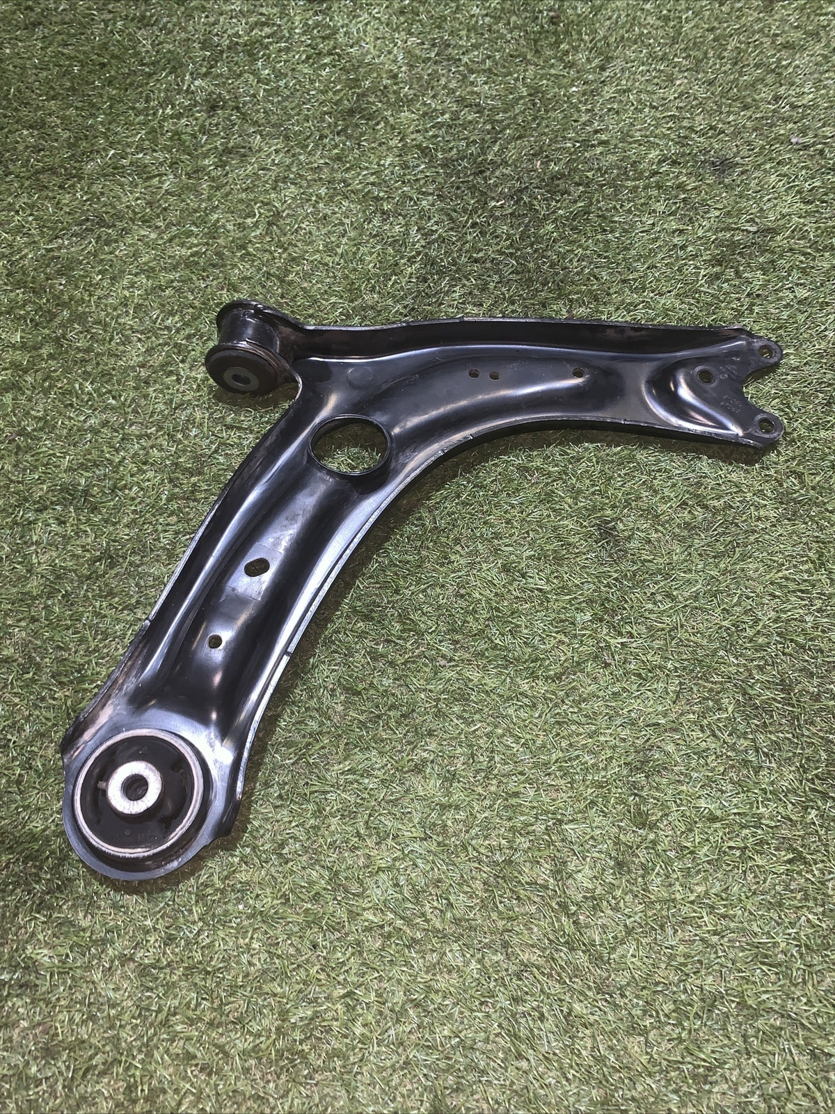 3Q0407153B BRACCIO OSCILLANTE ANTERIORE SINISTRO VOLKSWAGEN TIGUAN 2019