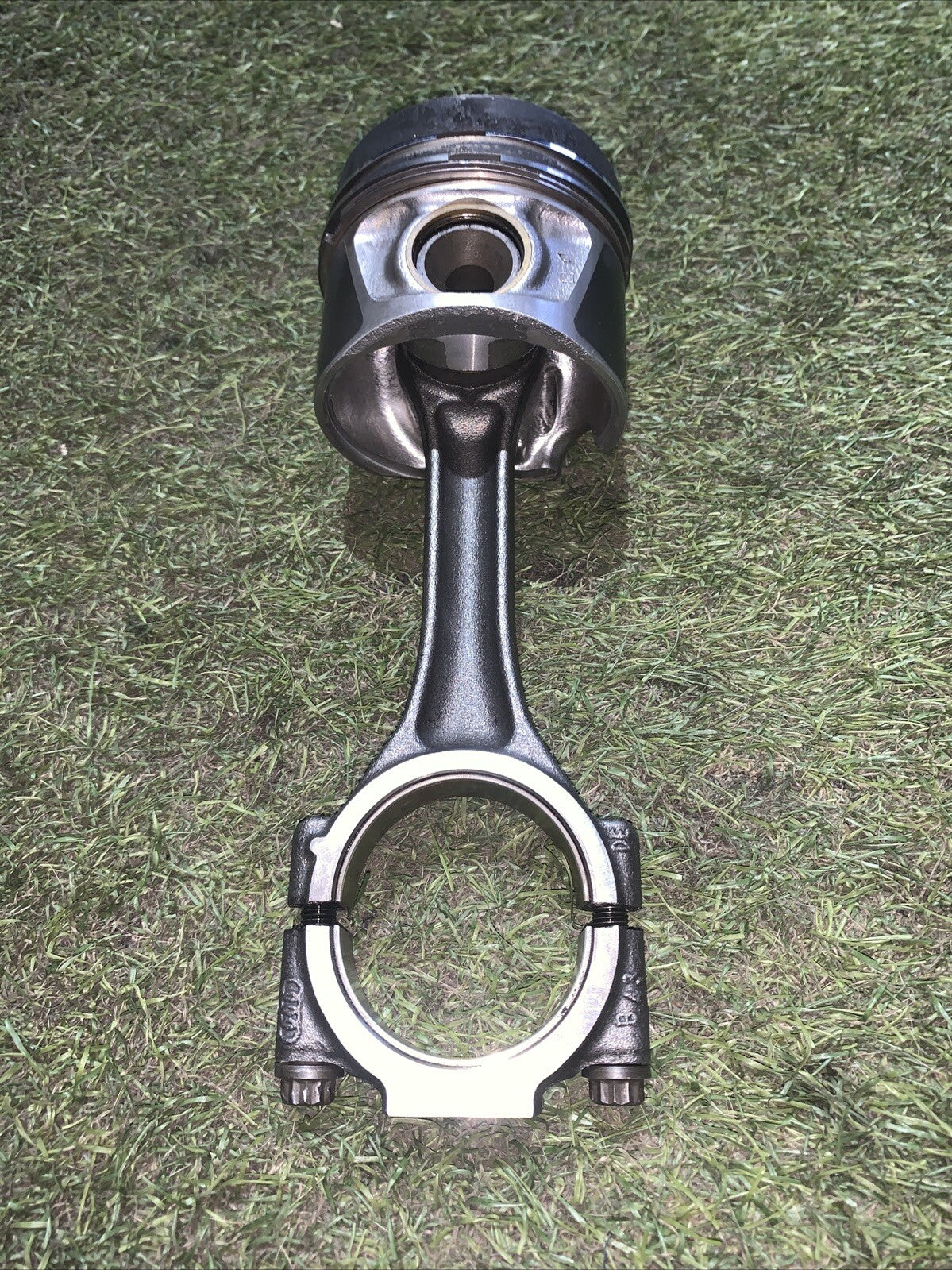 038JV400 PISTONE BIELLA MOTORE AUDI A4 2.0 D (2009) (1)