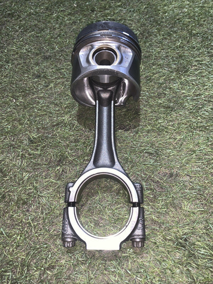 038JV400 PISTONE BIELLA MOTORE AUDI A4 2.0 D (2009) (1)