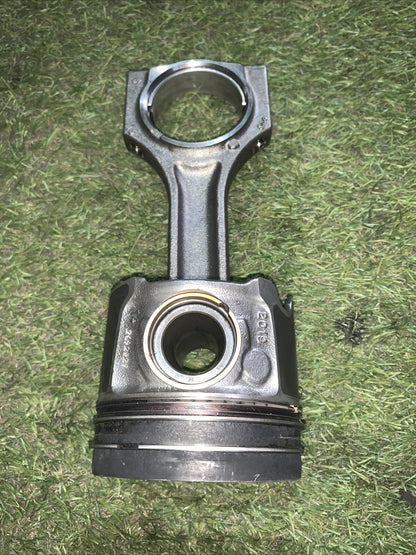 Pistone Con Biella Bmw G20 2.0 190 CV 858051504 (1)