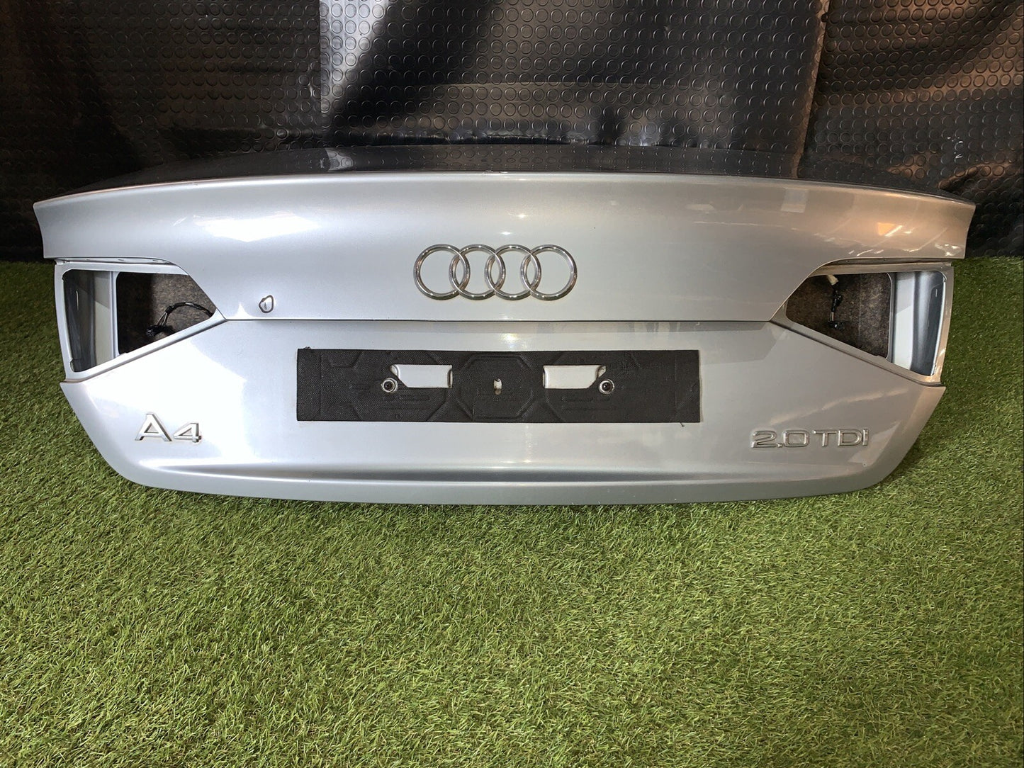 cofano baule bagagliaio posteriore audi A4 berlina 2010