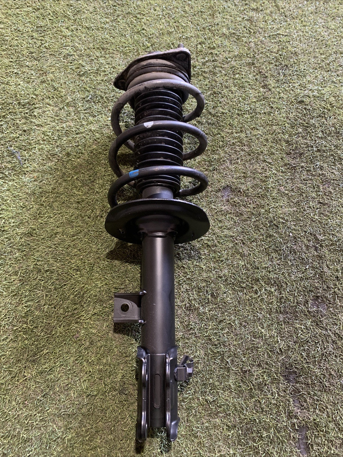 ammortizzatore anteriore sinistro hyundai ix35 2013 1.7D 54651 2Y360