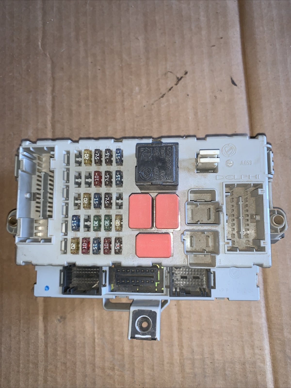 51734379 SCATOLA FUSIBILI MAGNETI MARELLI LANCIA YPSILON (843) 1.2B 8V 60CV BERL