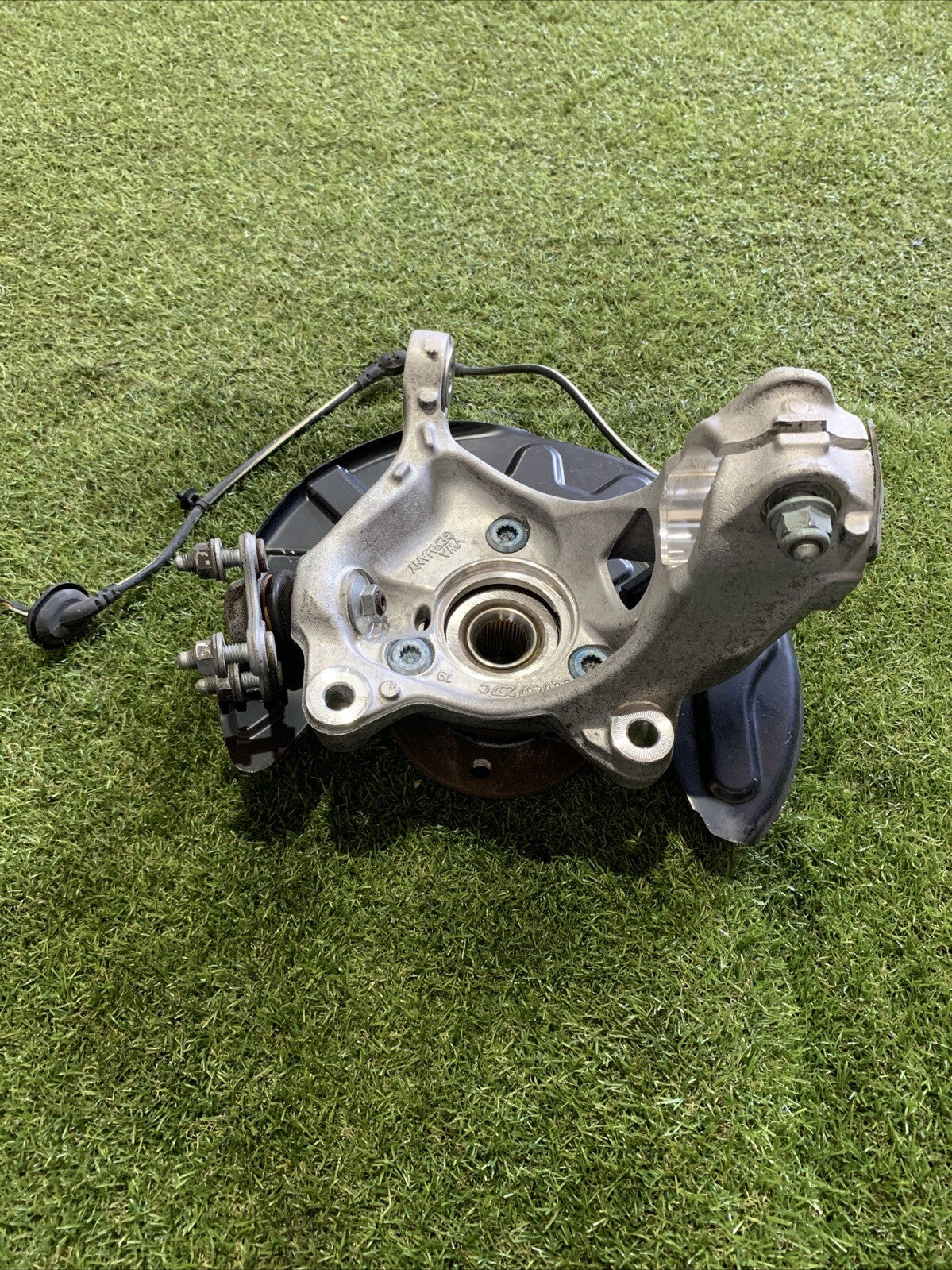 Mozzo Montante Fusello Anteriore Sinistro Seat Ateca 2017 1.6 Diesel 5Q0407257C