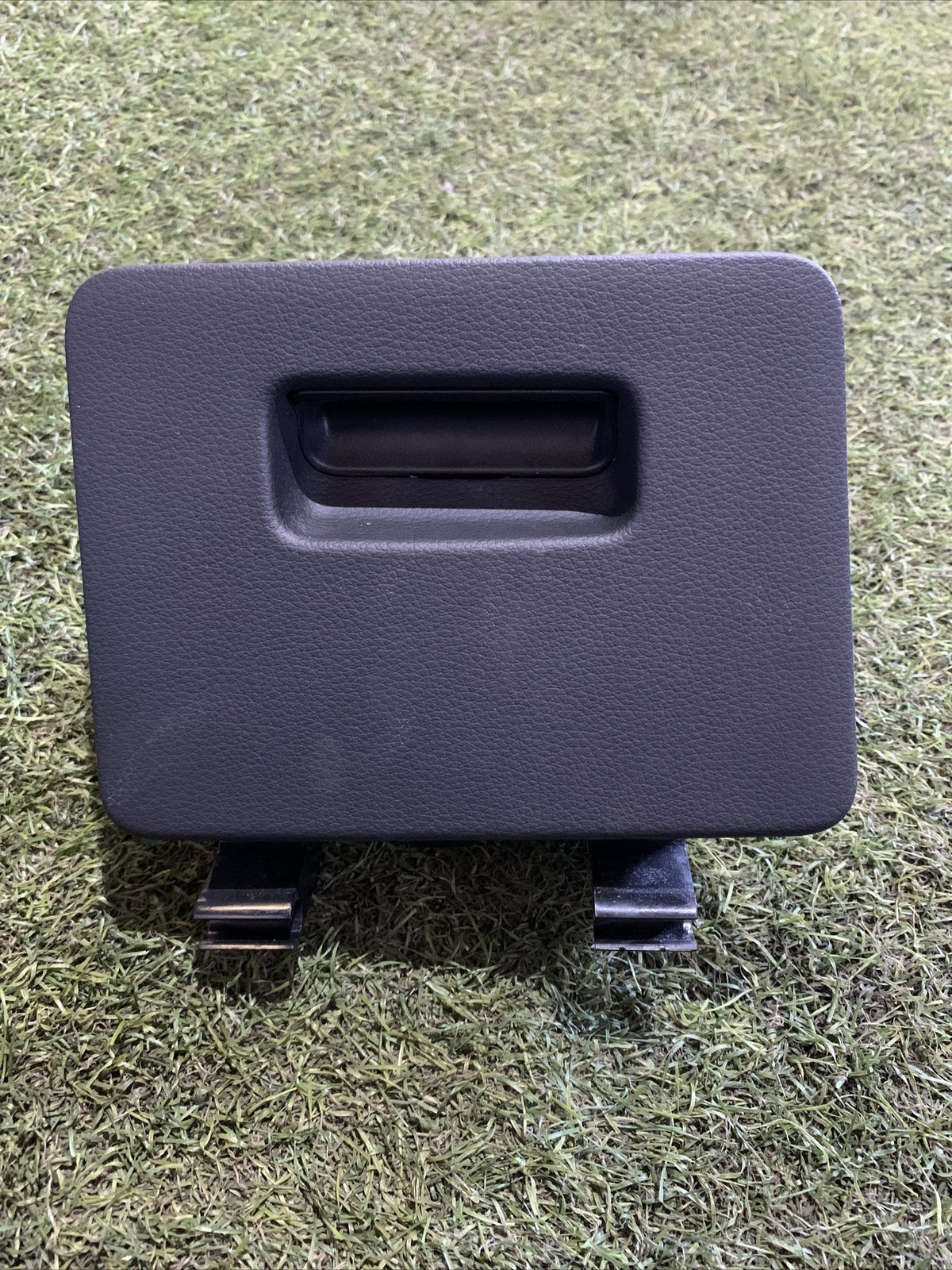 SPORTELLINO PORTA OGGETTI AUDI Q3 2021 0480369