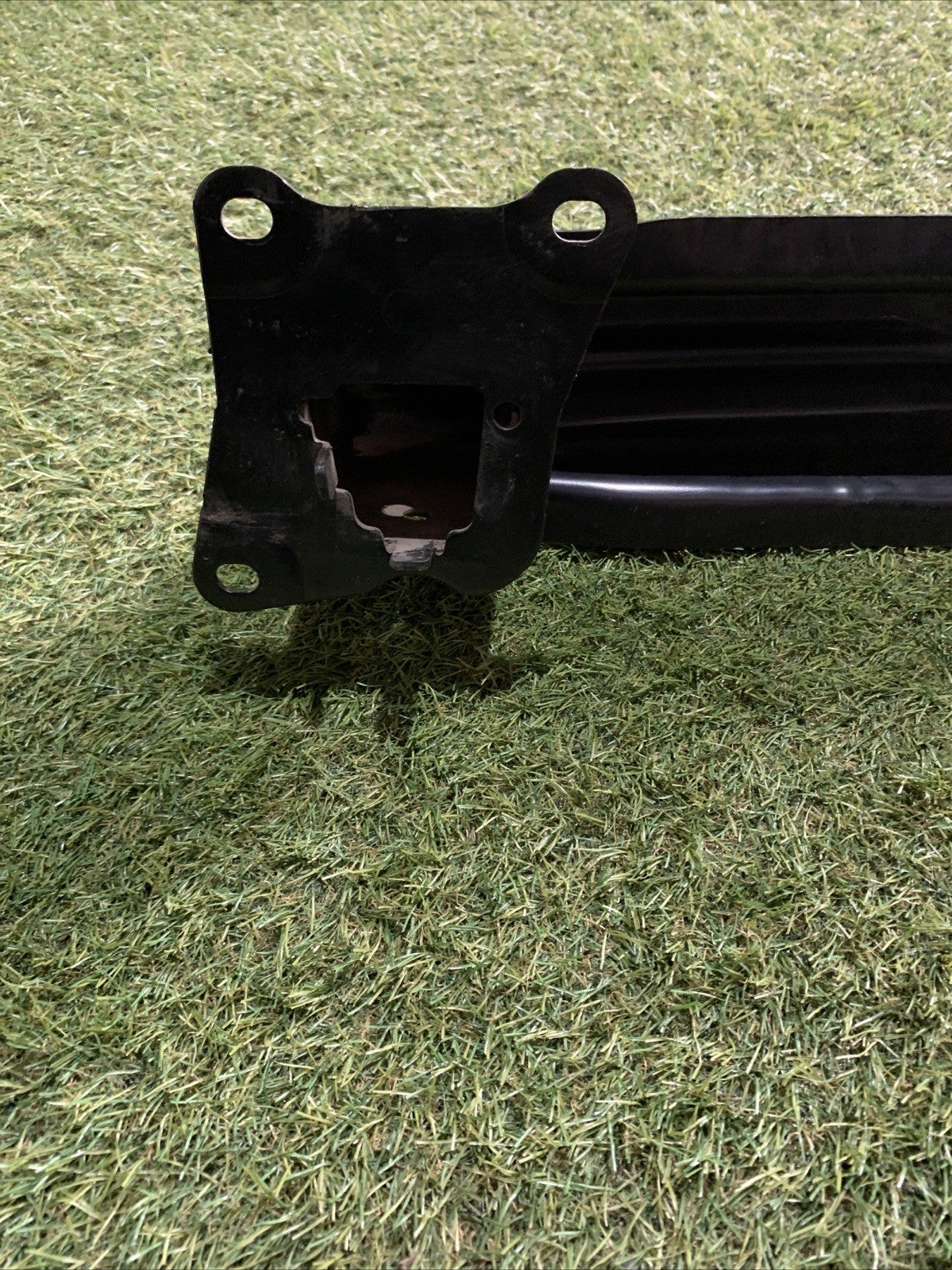 TRAVERSA PARAURTI POSTERIORE PER VOLKSWAGEN Golf 6 Berlina 5K0807305A (08>12)