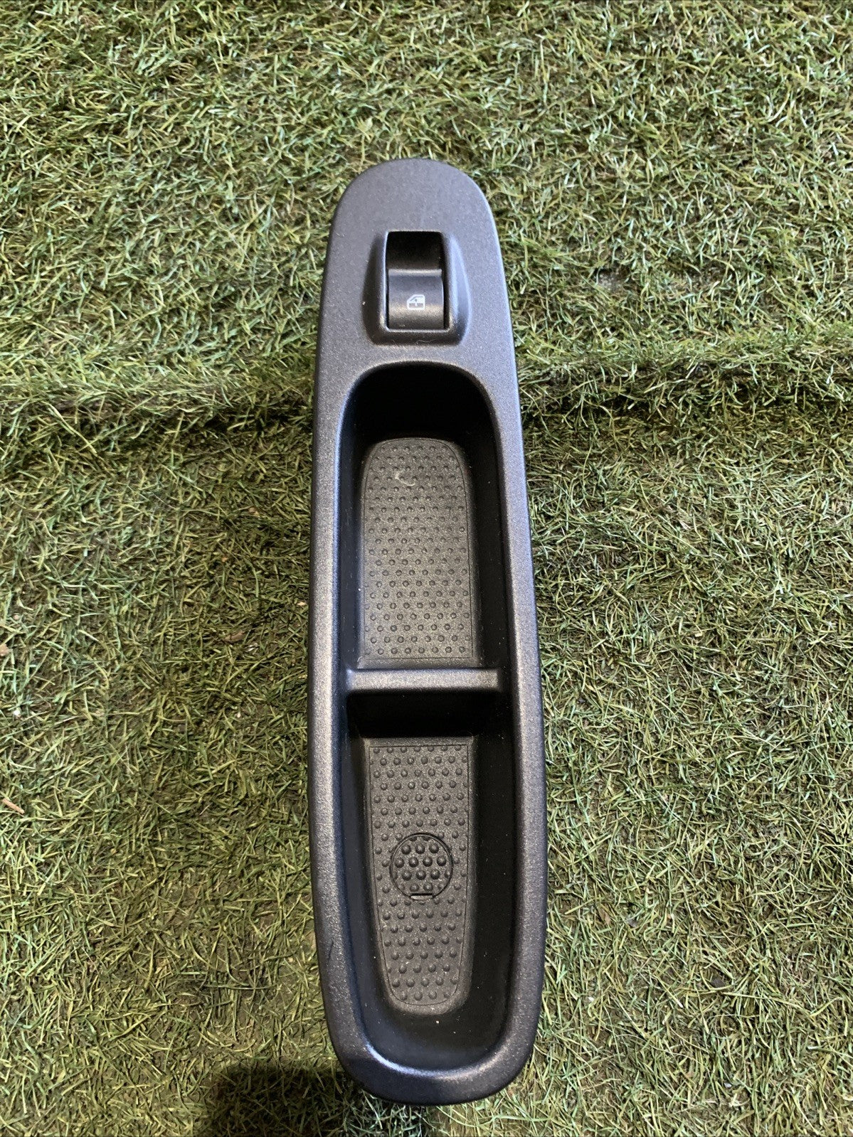 PULSANTIERA ANTERIORE DESTRA PER LANCIA Ypsilon 4° Serie 735531347 (11>23)