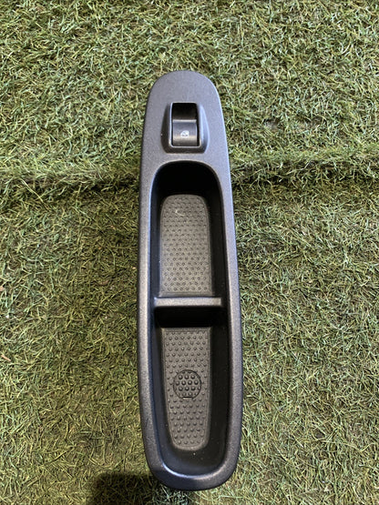 PULSANTIERA ANTERIORE DESTRA PER LANCIA Ypsilon 4° Serie 735531347 (11>23)