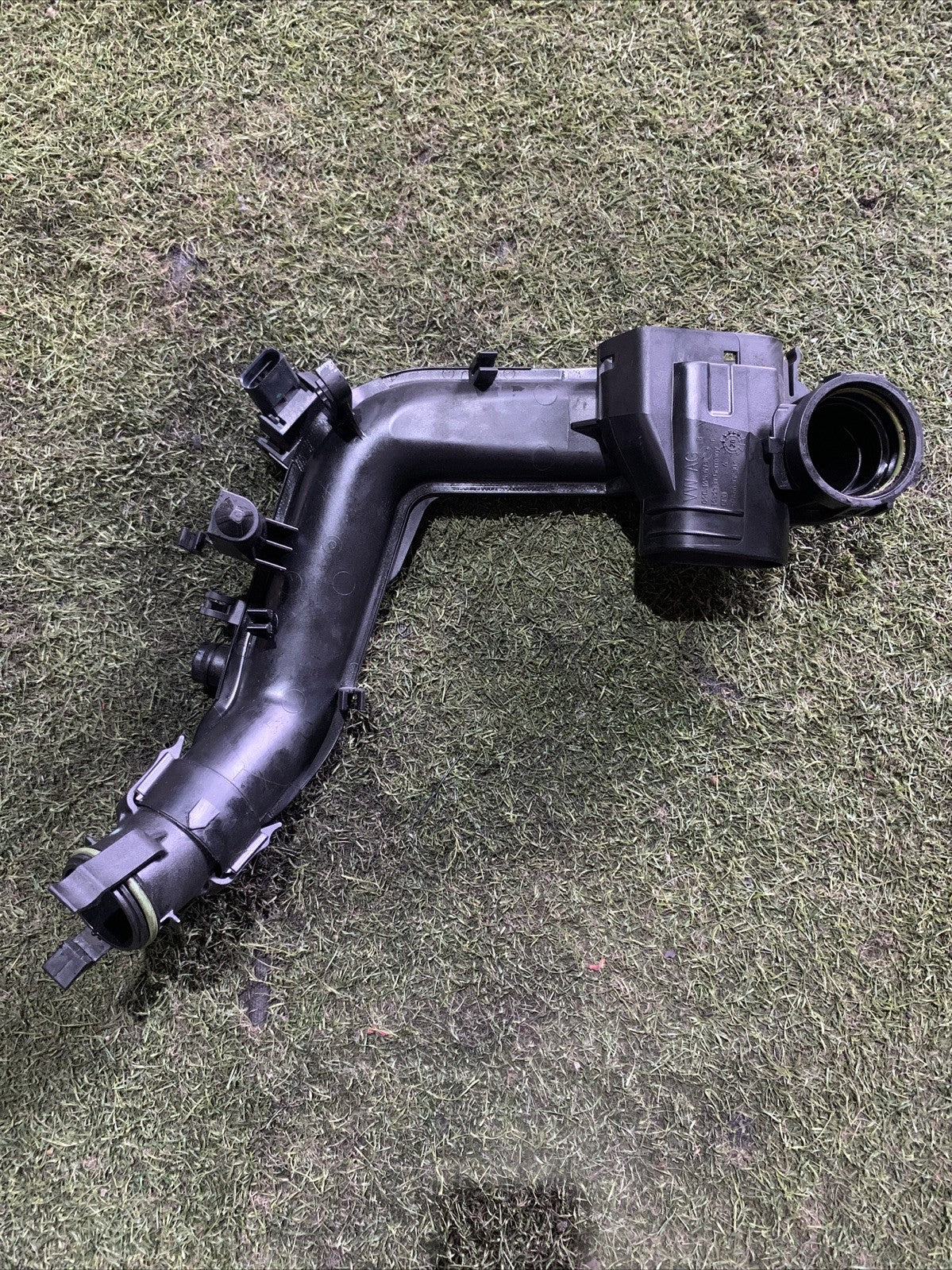 Tubo Aspirazione Filtro Aria Volkswagen Polo 2024 1.0 Benzina 04C145673