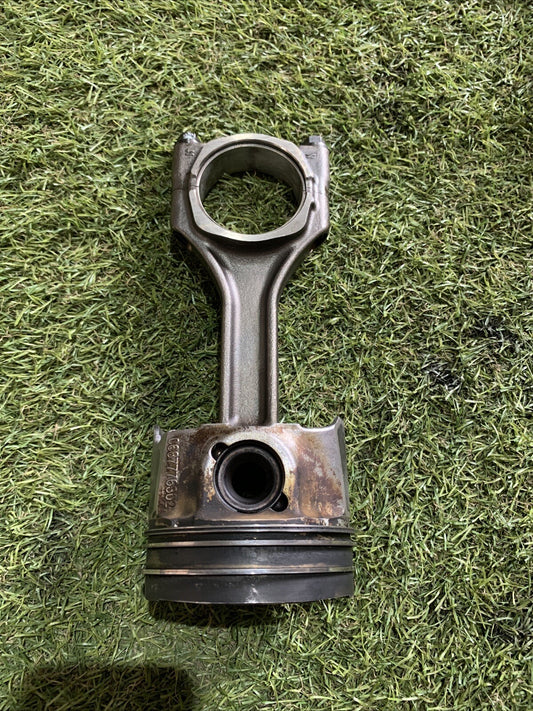 Pistone Motore Opel Astra J 1.6 Diesel 0687776302 B16DTE (2)