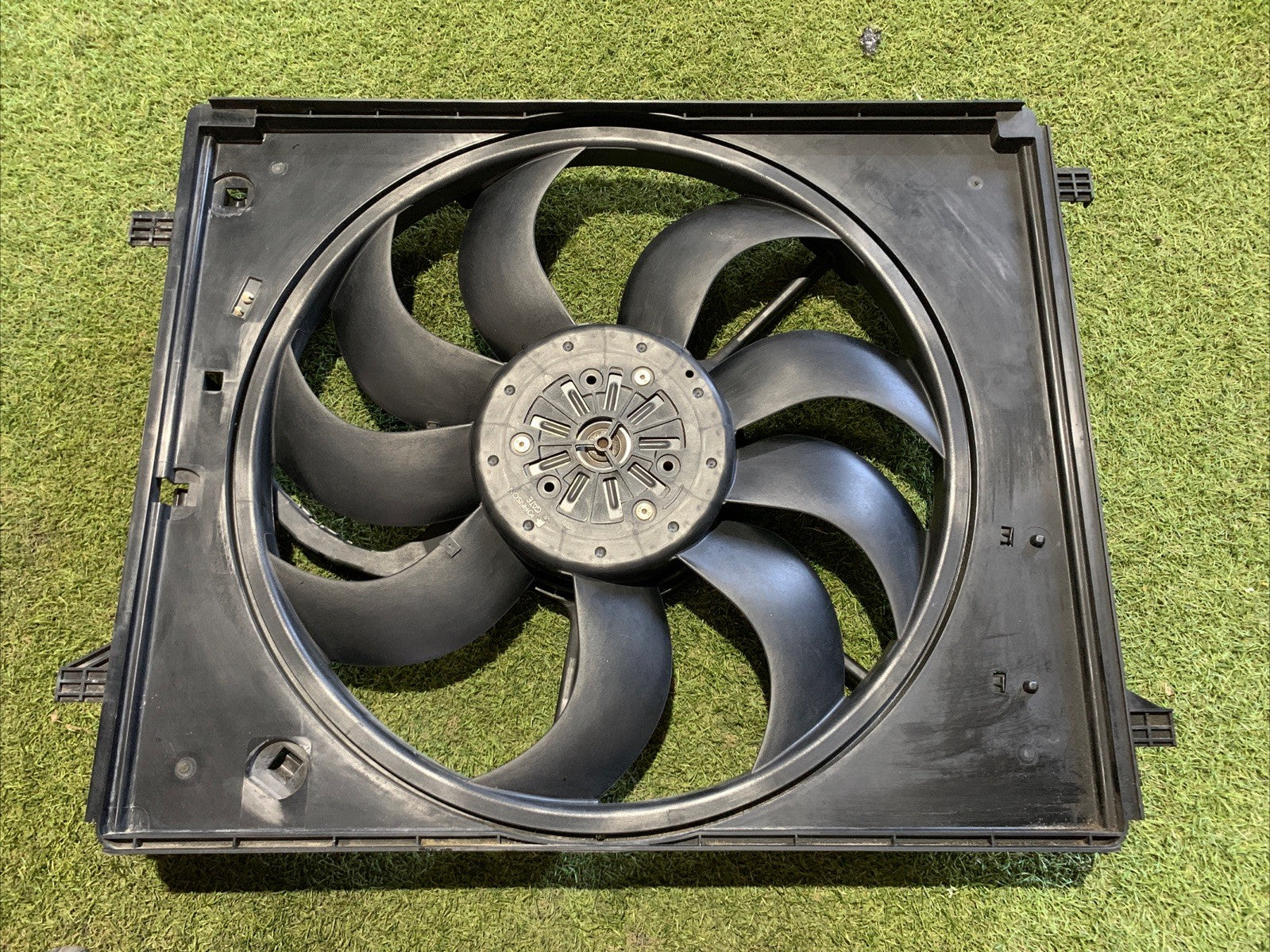 Elettroventola Maserati Levante 16486546