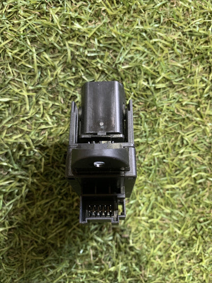 670044769 PULSANTE LEVA FRENO A MANO ELETTRICO USATO MASERATI LEVANTE