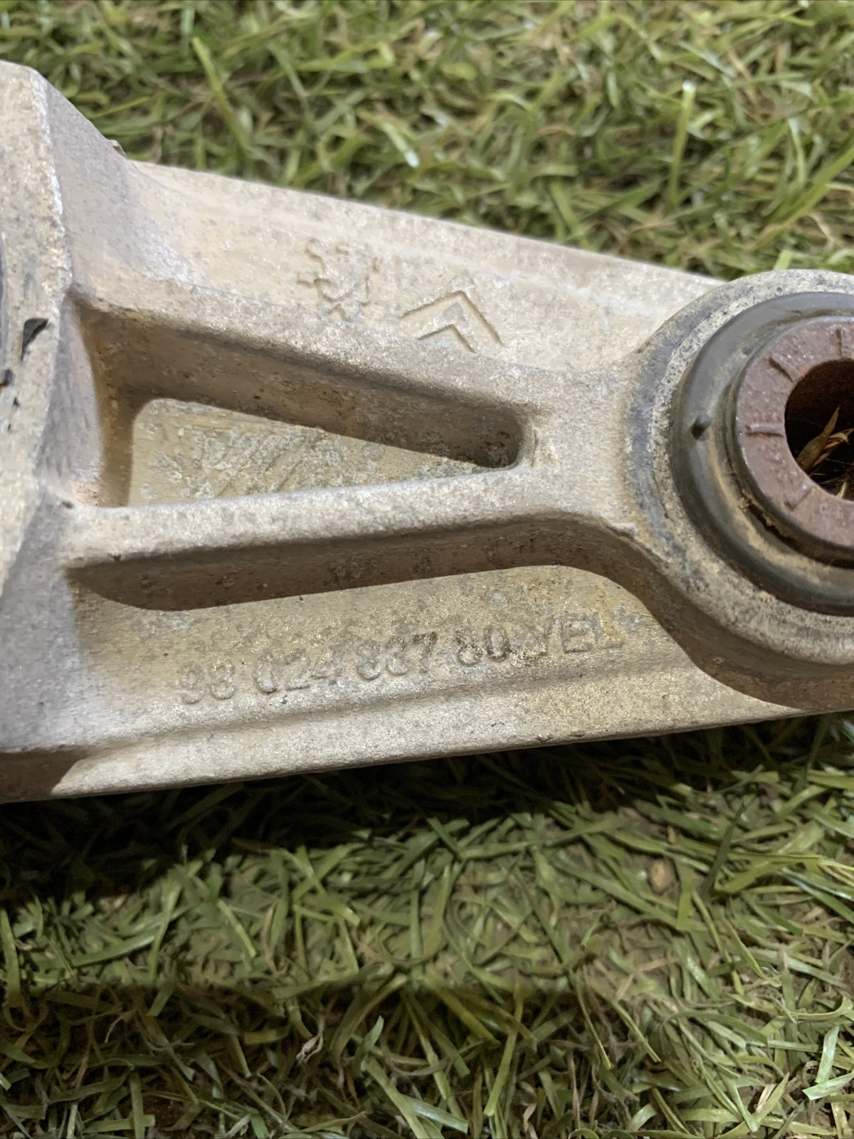 Supporto Cambio Motore Peugeot 208 1.6 9673005780