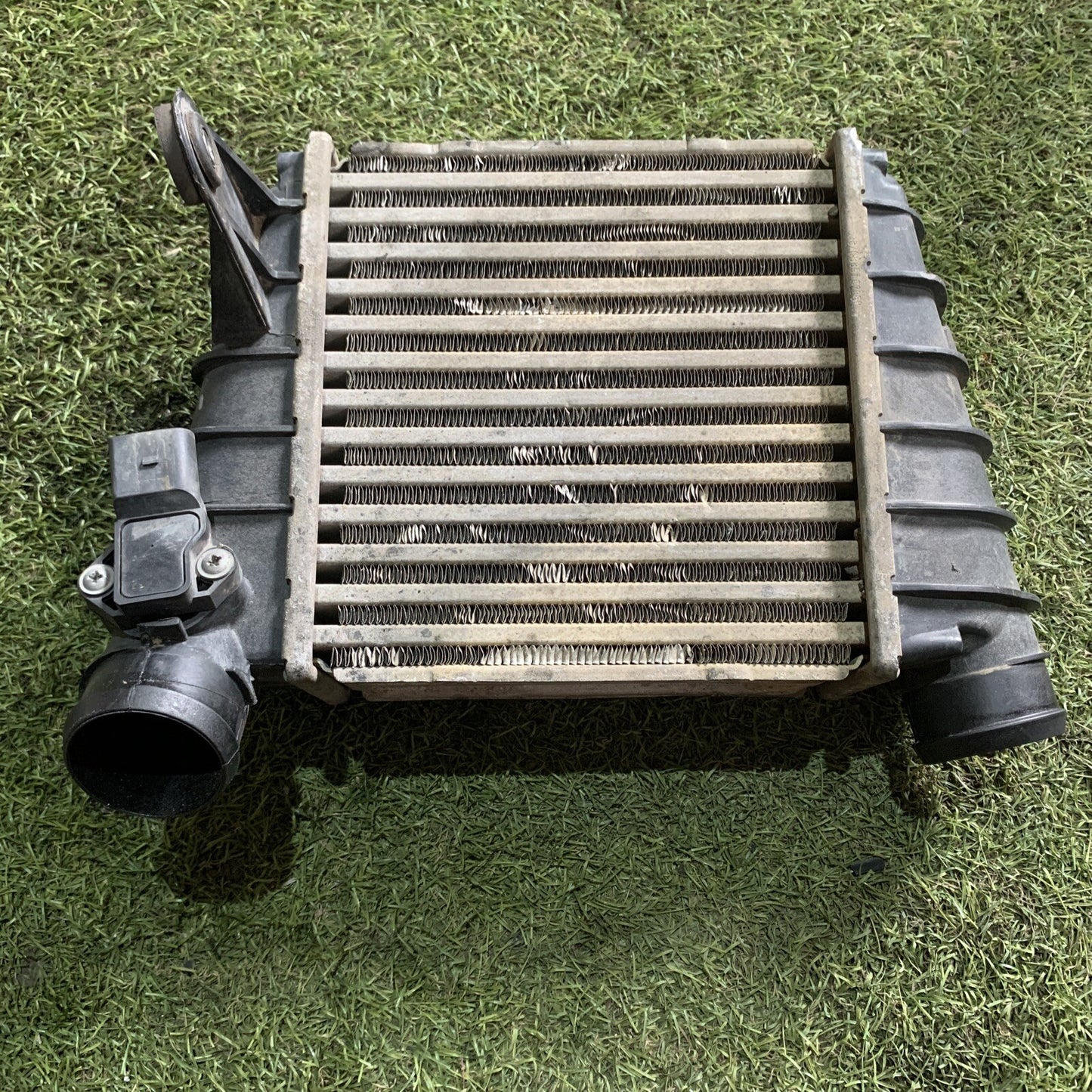 Radiatore intercooler compatibile per Volkswagen polo 2001/2008 1.4/1.9 diesel