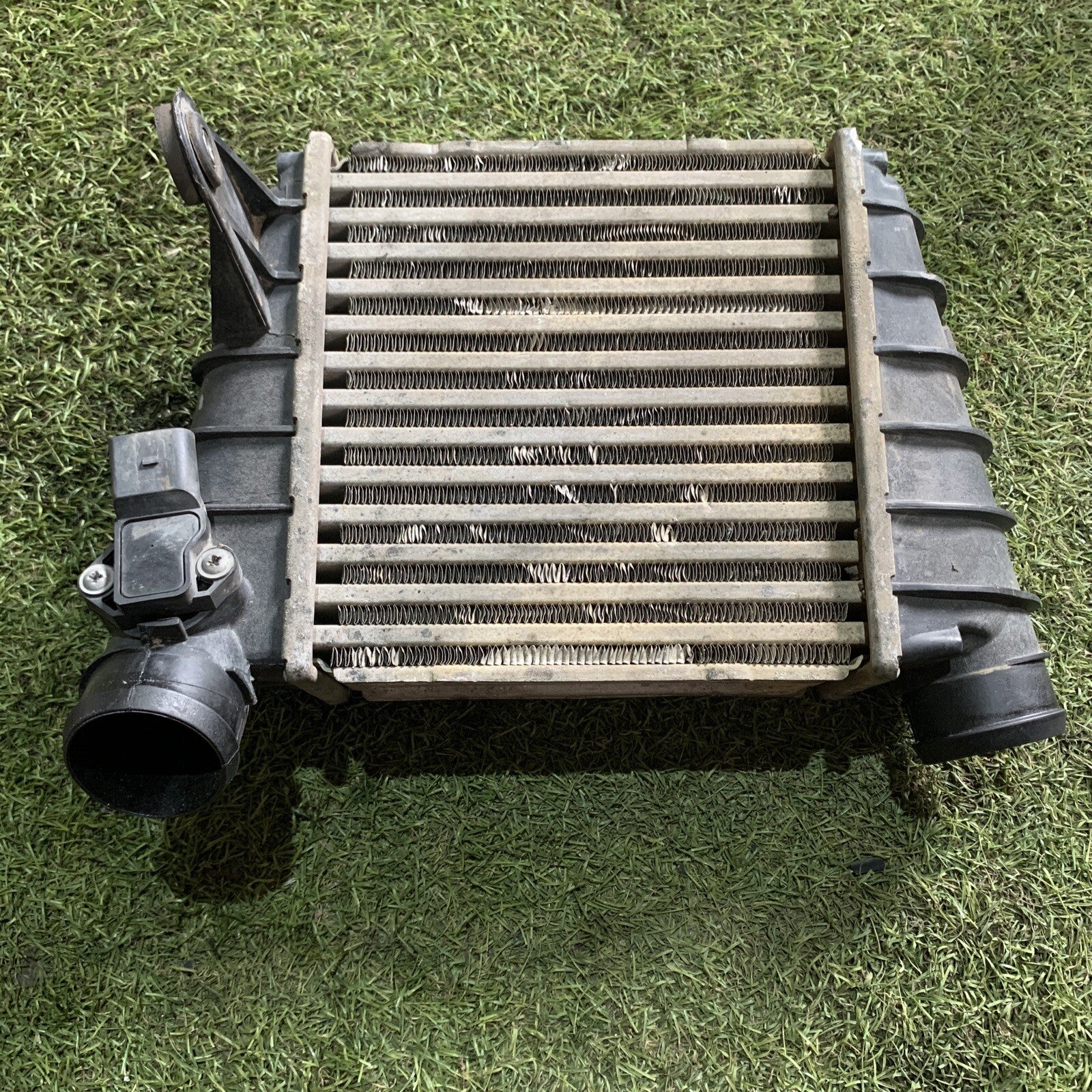 Radiatore intercooler compatibile per Volkswagen polo 2001/2008 1.4/1.9 diesel