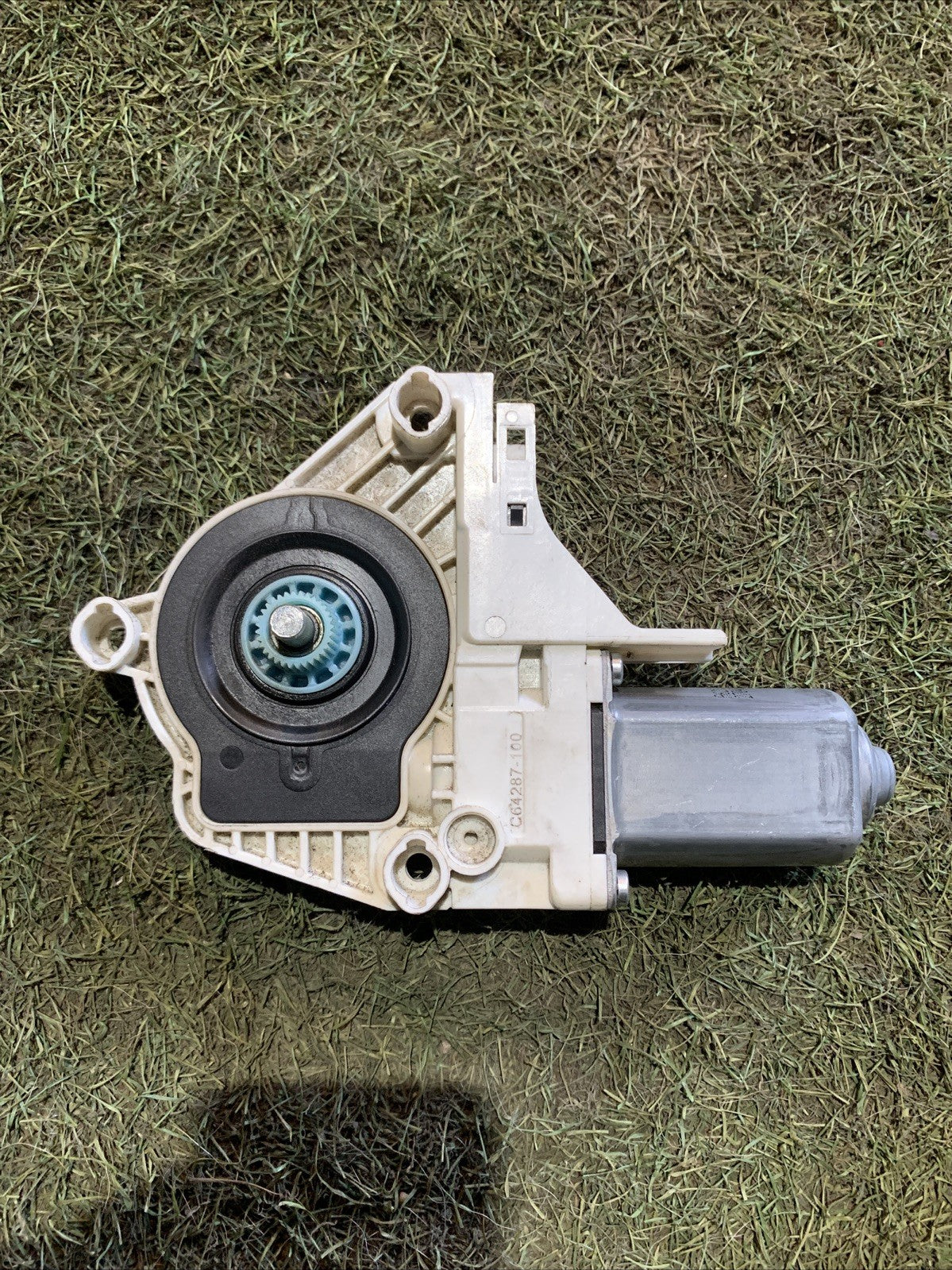 MOTORINO ALZAVETRO ANTERIORE DESTRO AUDI A1 (2010-2018) COD: 8K0959802C