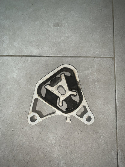 MERCEDES-BENZ B W246 B180 CDI Supporto Motore Destro A2462400809