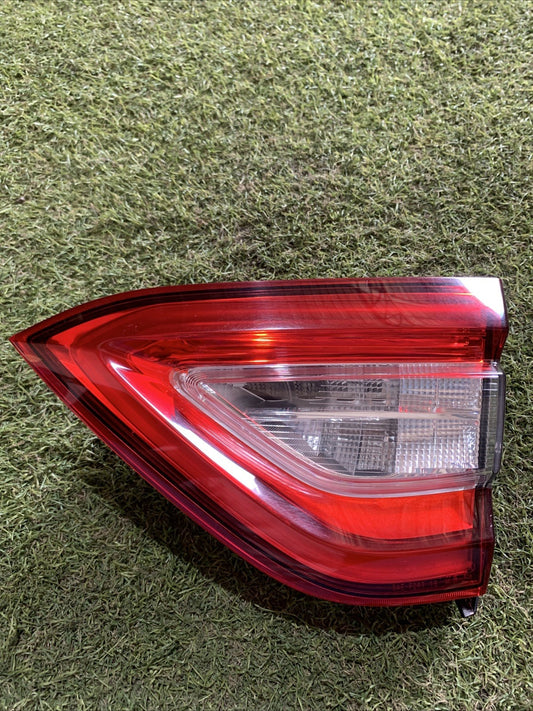 Stop Posteriore Destro Integrato nel Portello MASERATI Levante Serie (16)