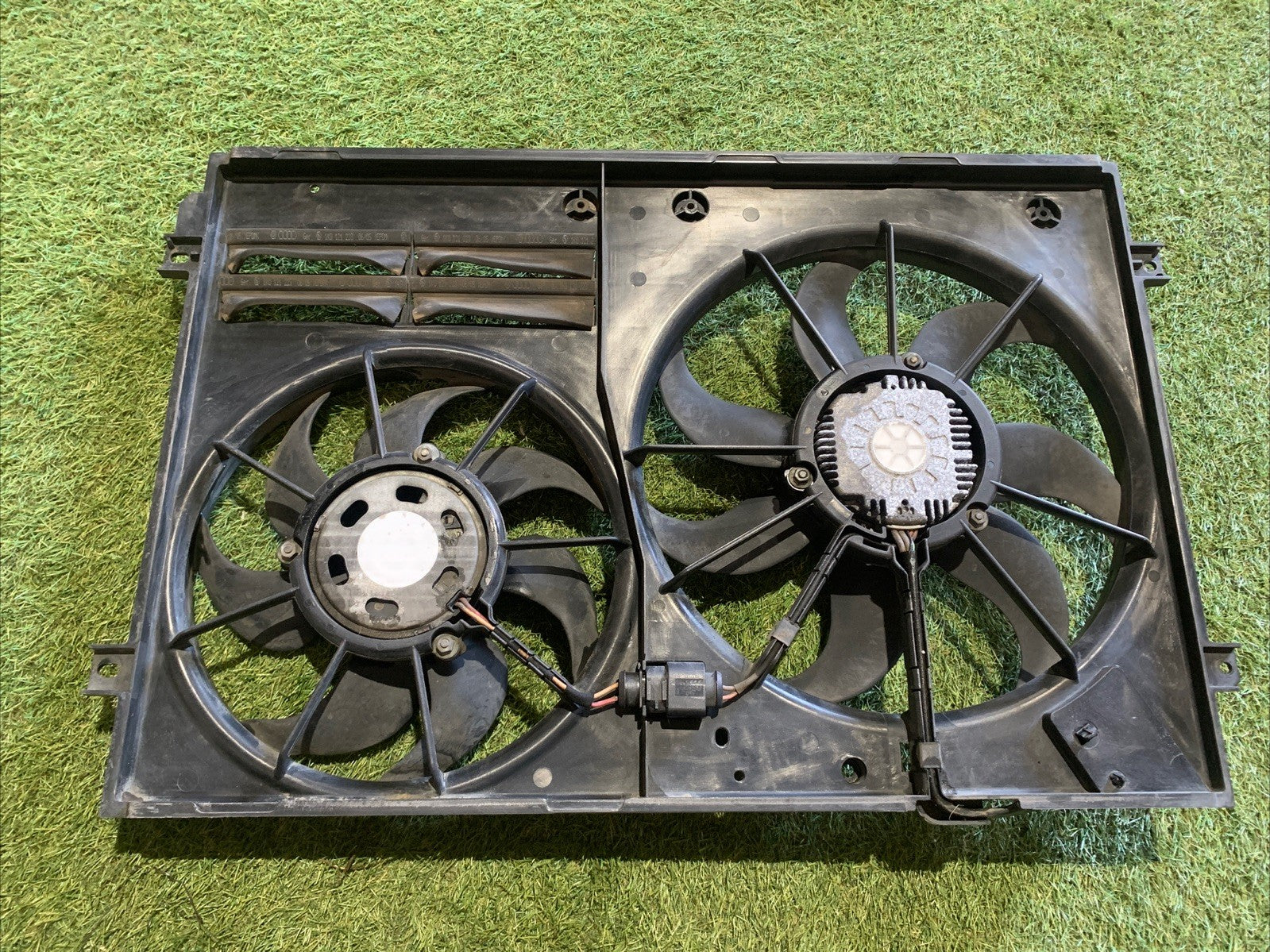 ELETTROVENTOLA RADIATORE VOLKSWAGEN GOLF V 2.0 TDI (2007) (1K0121207AA)