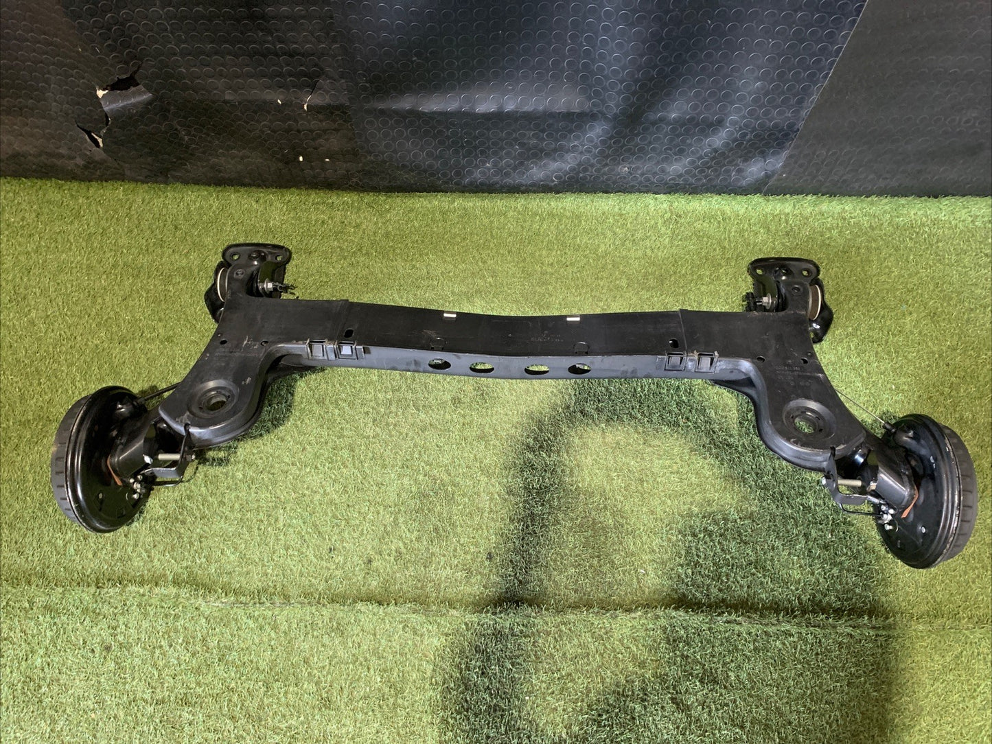 PONTE ASSALE POSTERIORE A TAMBURI AUDI A1 2021 2Q0501053BP (2)
