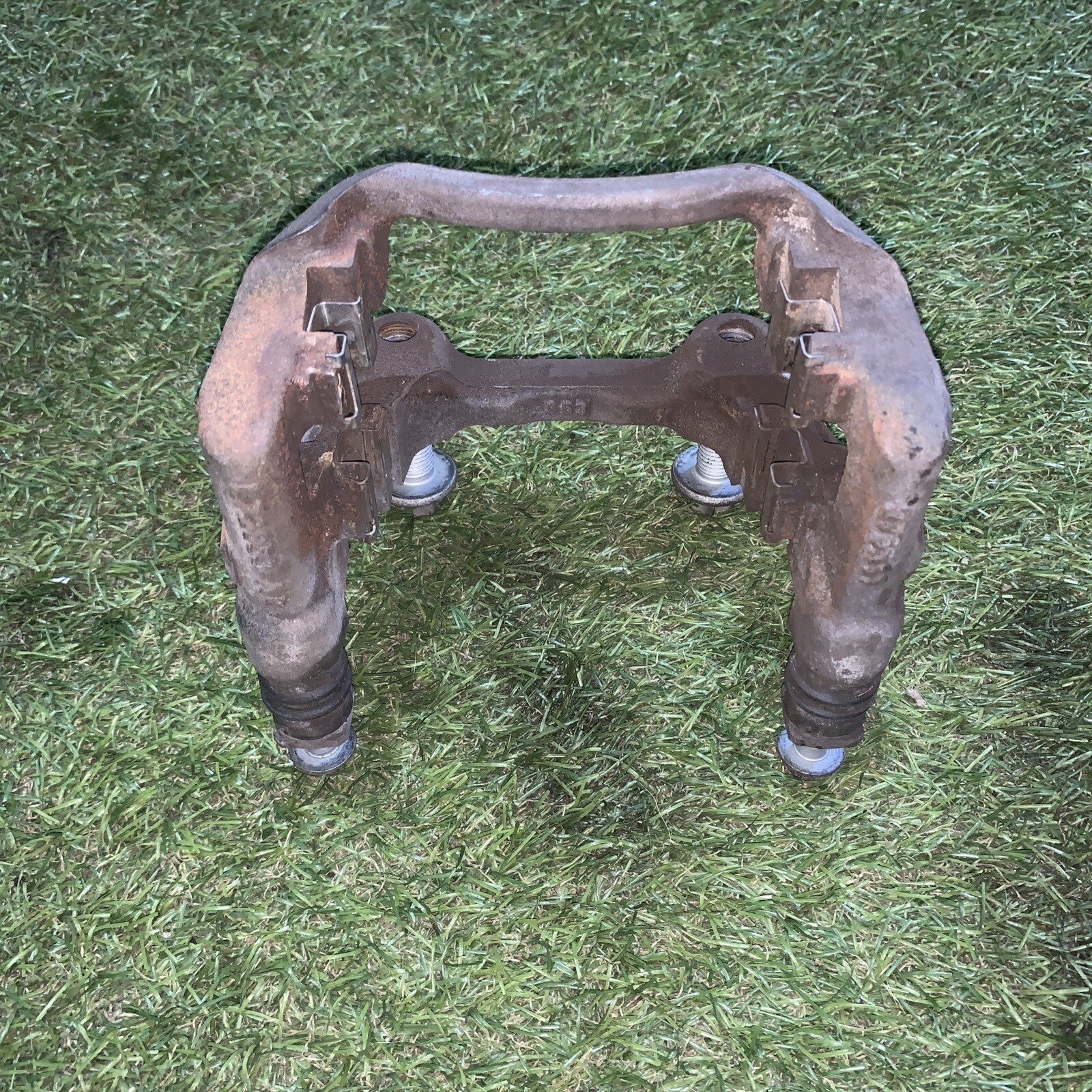 porta pinza posteriore  dx mercedes w177